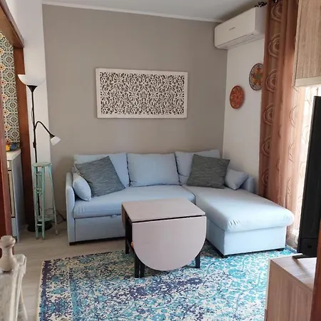 Cozy Penthouse With Excellent Location 公寓