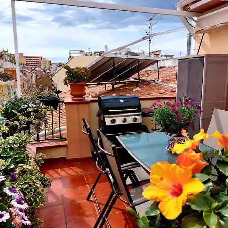 Cozy Penthouse With Excellent Location *