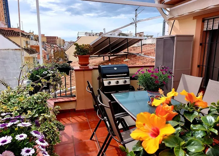 Cozy Penthouse With Excellent Location *