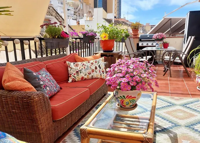 Cozy Penthouse With Excellent Location *