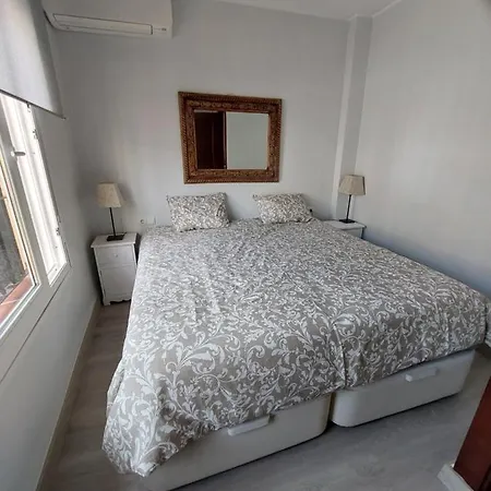 דירה Cozy Penthouse With Excellent Location פואנגירולה